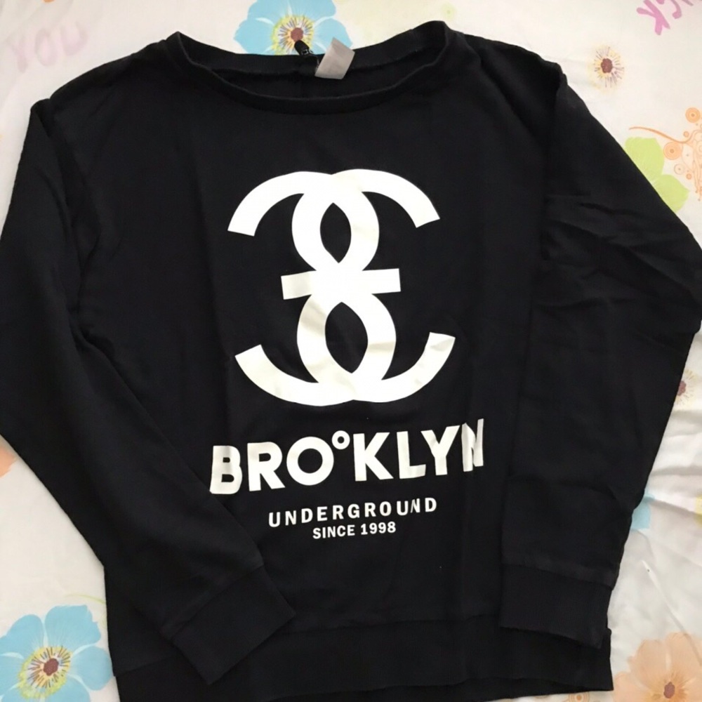 Graphic sweater